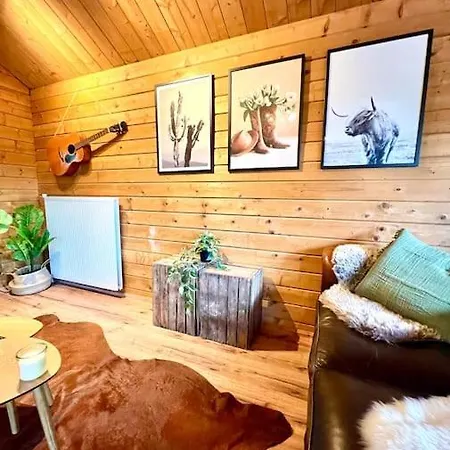 Rustic Western Ranch House With Private Garden And Jacuzzi Between Amsterdam Haarlem And Schiphol Airport * Vijfhuizen