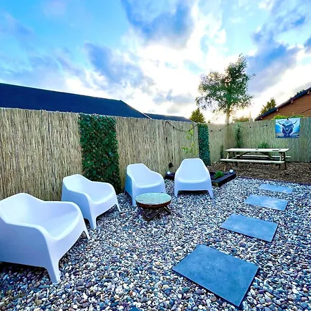 Rustic Western Ranch House With Private Garden And Jacuzzi Between Amsterdam Haarlem And Schiphol Airport Vijfhuizen